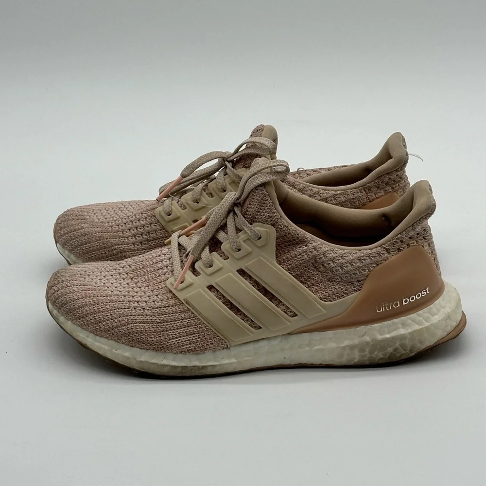 Adidas UltraBoost 4.0 Womens Size 8.5 (BB6497).‎